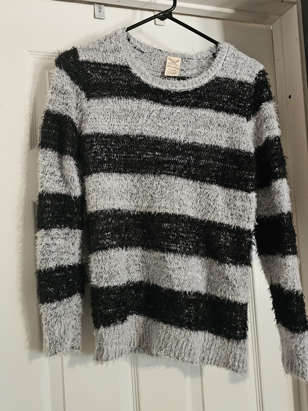 Cozy Striped Fuzzy Crewneck Sweater - Black & Gray